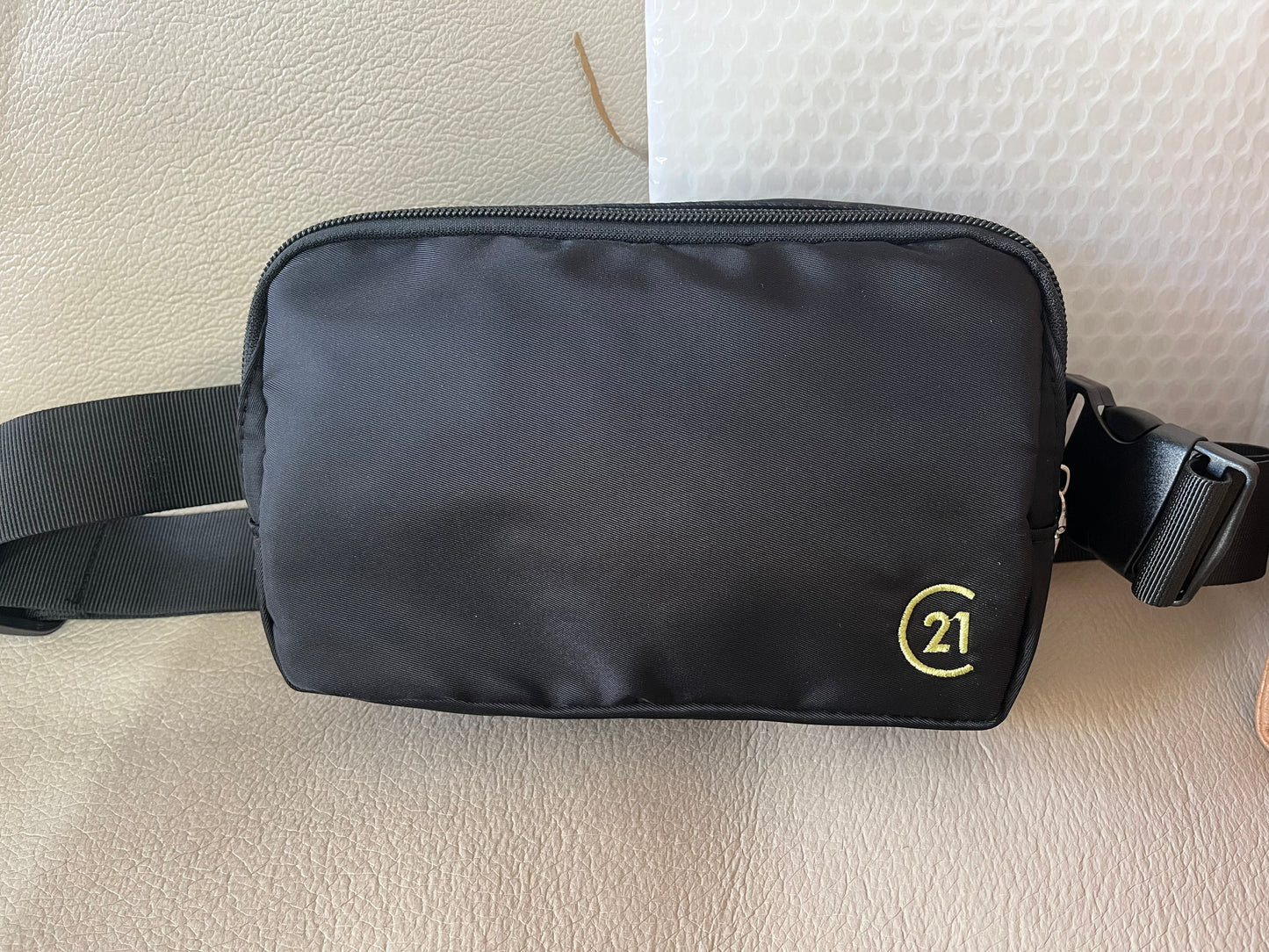 Century 21 Crossbody Bag (2L)