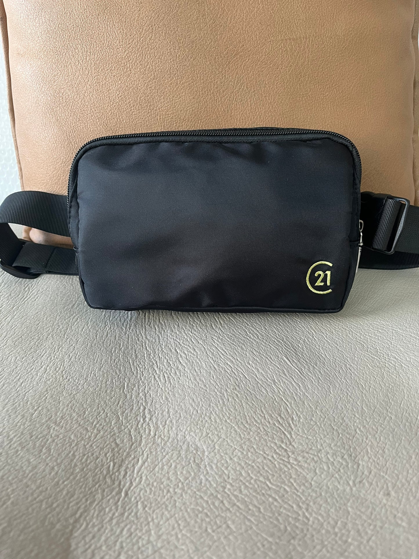 Century 21 Crossbody Bag (2L)